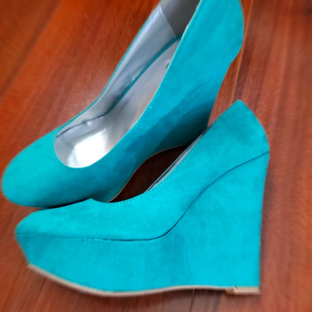 Closed Toe Platform Wedges
